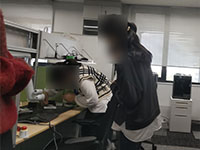 大阪大学SEEDSプログラムにおいて、「ロボットを使った科学実験をしてみよう」と題した高校生向け体感科学研究を実施し、粉体試料をすくう動作をするロボット開発を行いました。