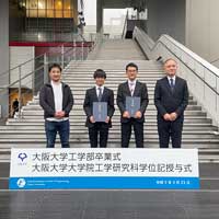 令和4年度大阪大学卒業式が行われました。阪大小野研としての第1期生が学位を取得しました。
